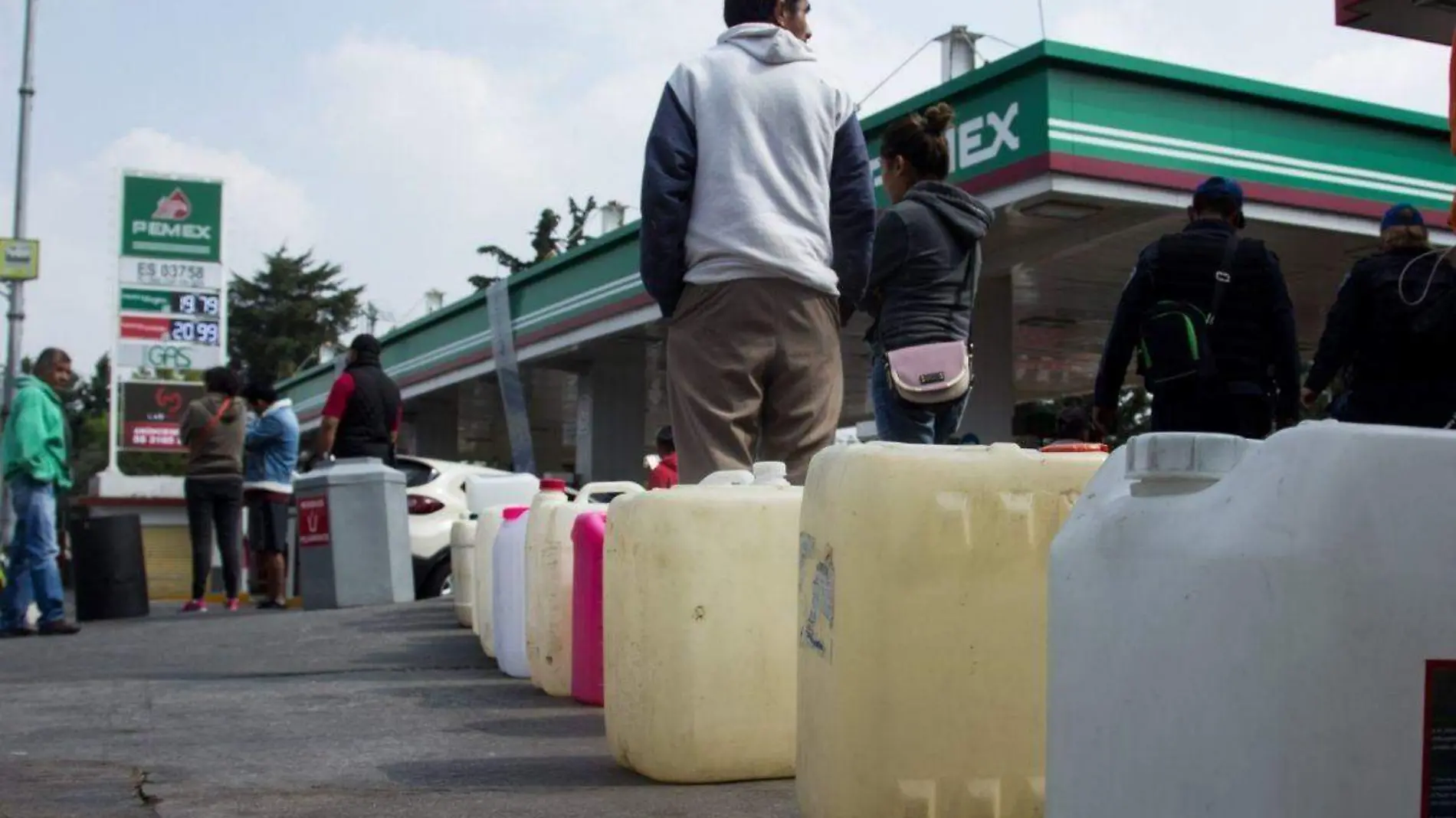 Pese incremento en costo de gasolina, no te recomendamos almacenarla